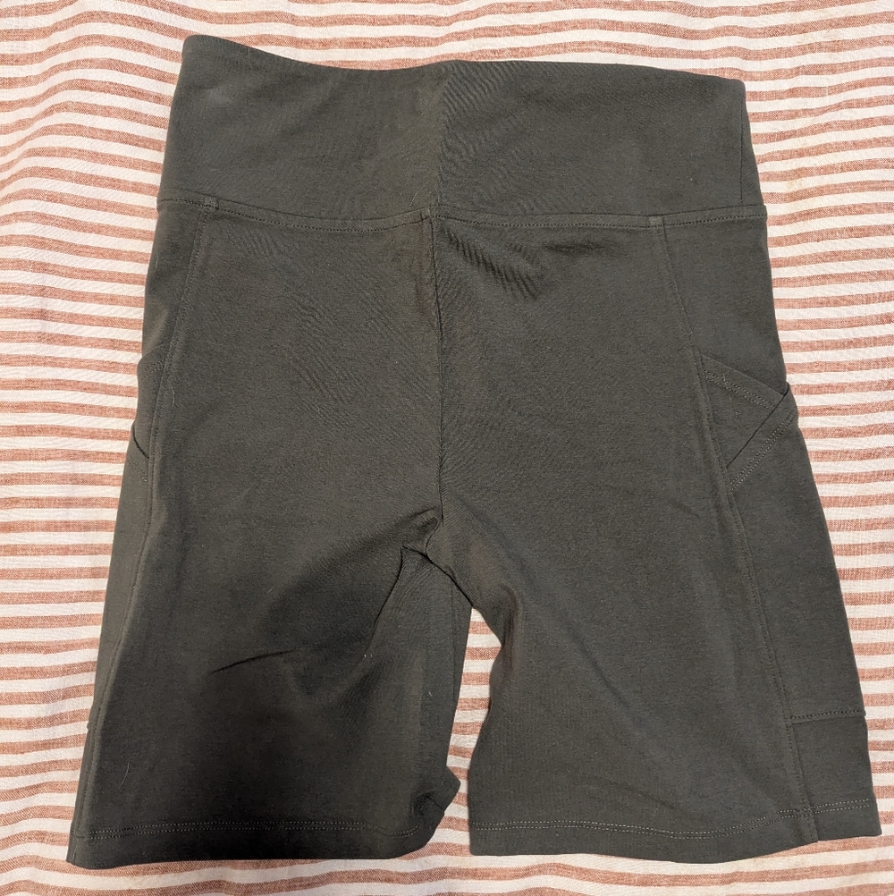 NWT - Women's Green High-Waisted Bike Short - Picture 2 of 7
